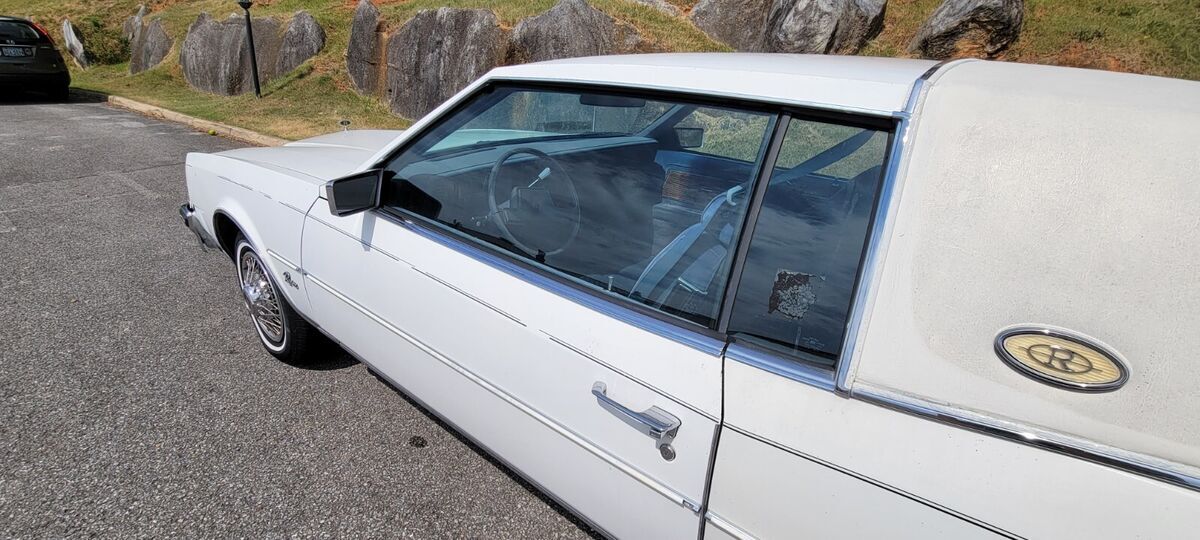 1984 Buick Riviera - photo 9