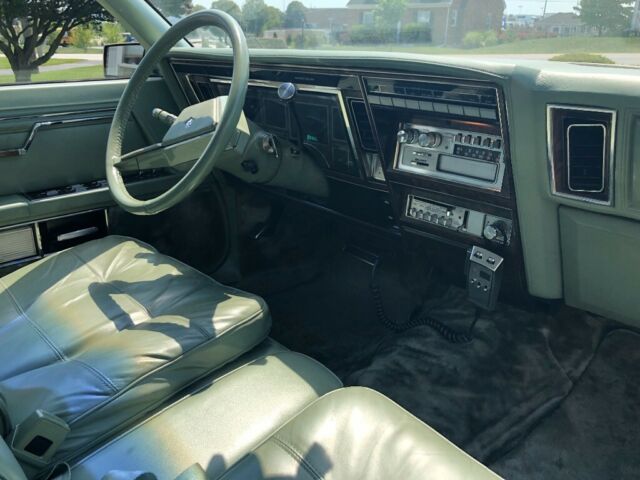 1981 Chrysler Imperial - photo 7