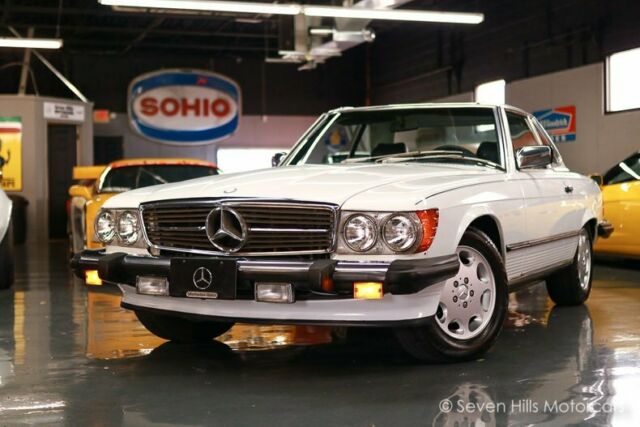 Low Miles, EXCELLENT CONDITION, Both Soft and Hardtop, PRICED TO SELL!! 1989 Mercedes-Benz SL-Class 560SL , Very Clean
