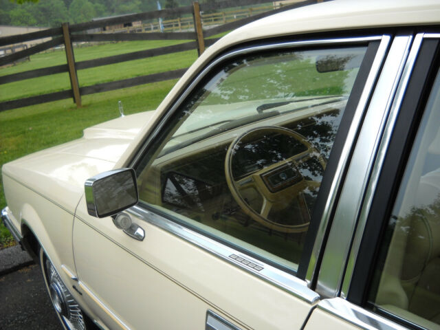 1982 Lincoln Continental - photo 7