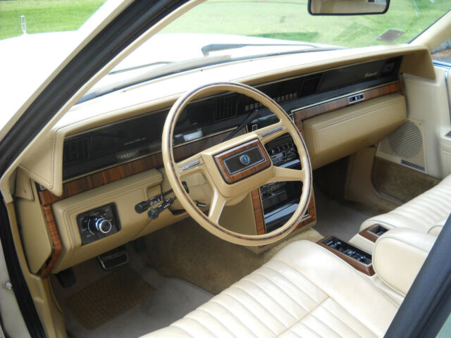 1982 Lincoln Continental - photo 8