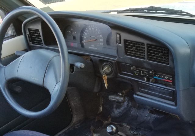 1990 Toyota Pickup NO RESERVE Original Arizona Barn Find mini-Truck - photo 13