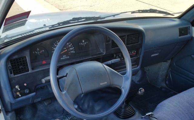 1990 Toyota Pickup NO RESERVE Original Arizona Barn Find mini-Truck - photo 9