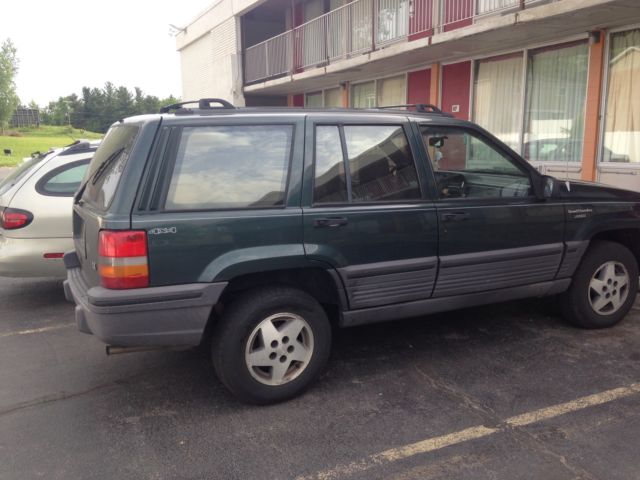 1994 Jeep Grand Cherokee Laredo 4 Dr - photo 4