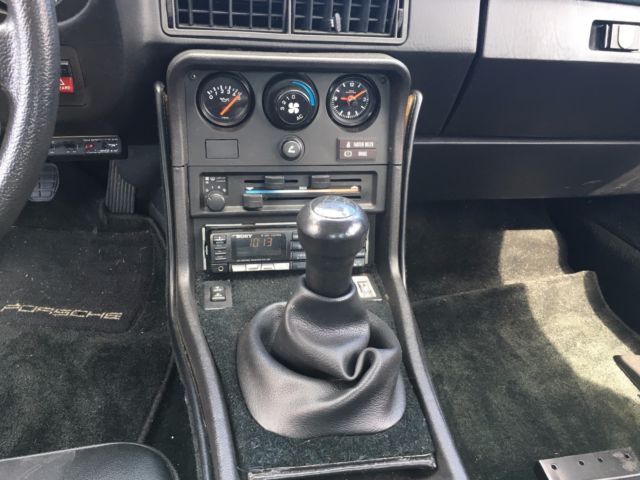 1987 Porsche 924 S model - photo 12