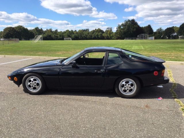 1987 Porsche 924 S model - photo 2