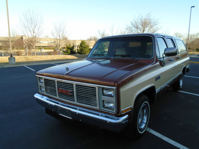 LOW MILES-SIERRA CLASSIC-ALL THE SEATS-CLEAN-AFFORDABLE-PLUS NO RESERVE-NONE!!! 1986 GMC Suburban