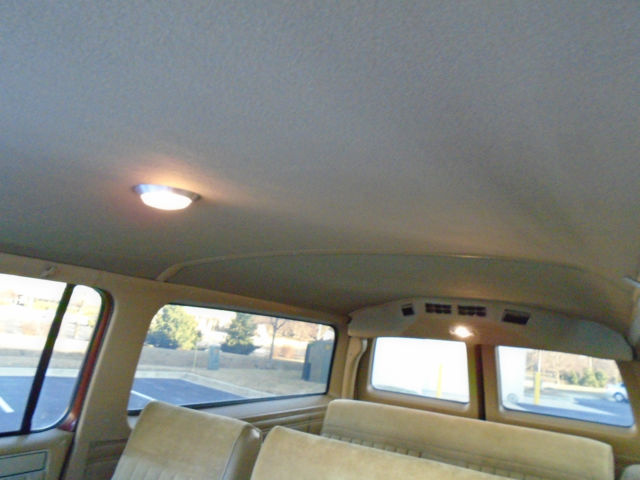 1986 GMC Suburban - photo 12