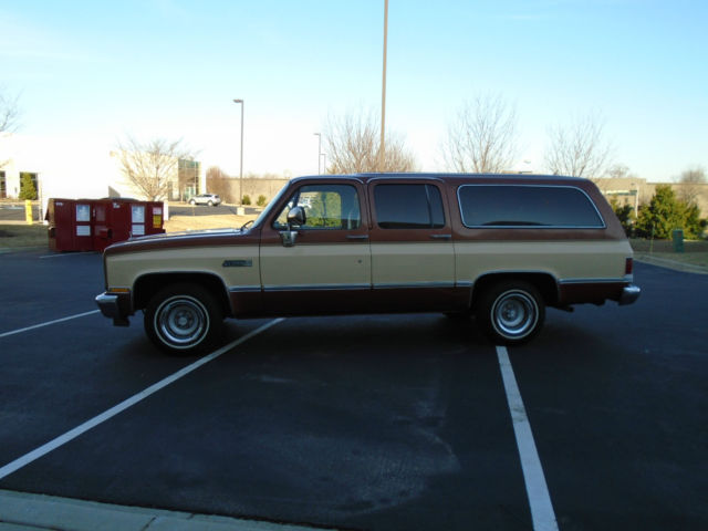 1986 GMC Suburban - photo 2