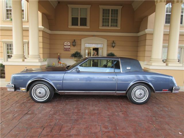 Low miles / very clean & beautiful / garage kept / 100 pics 1984 Buick Riviera --