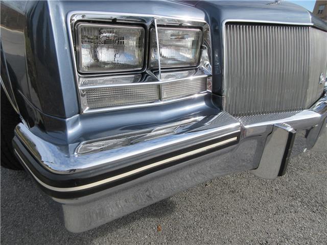 1984 Buick Riviera -- - photo 9