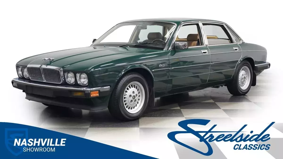 Low original mileage 4.2L inline 6 Racing Green 1988 Jaguar XJ6