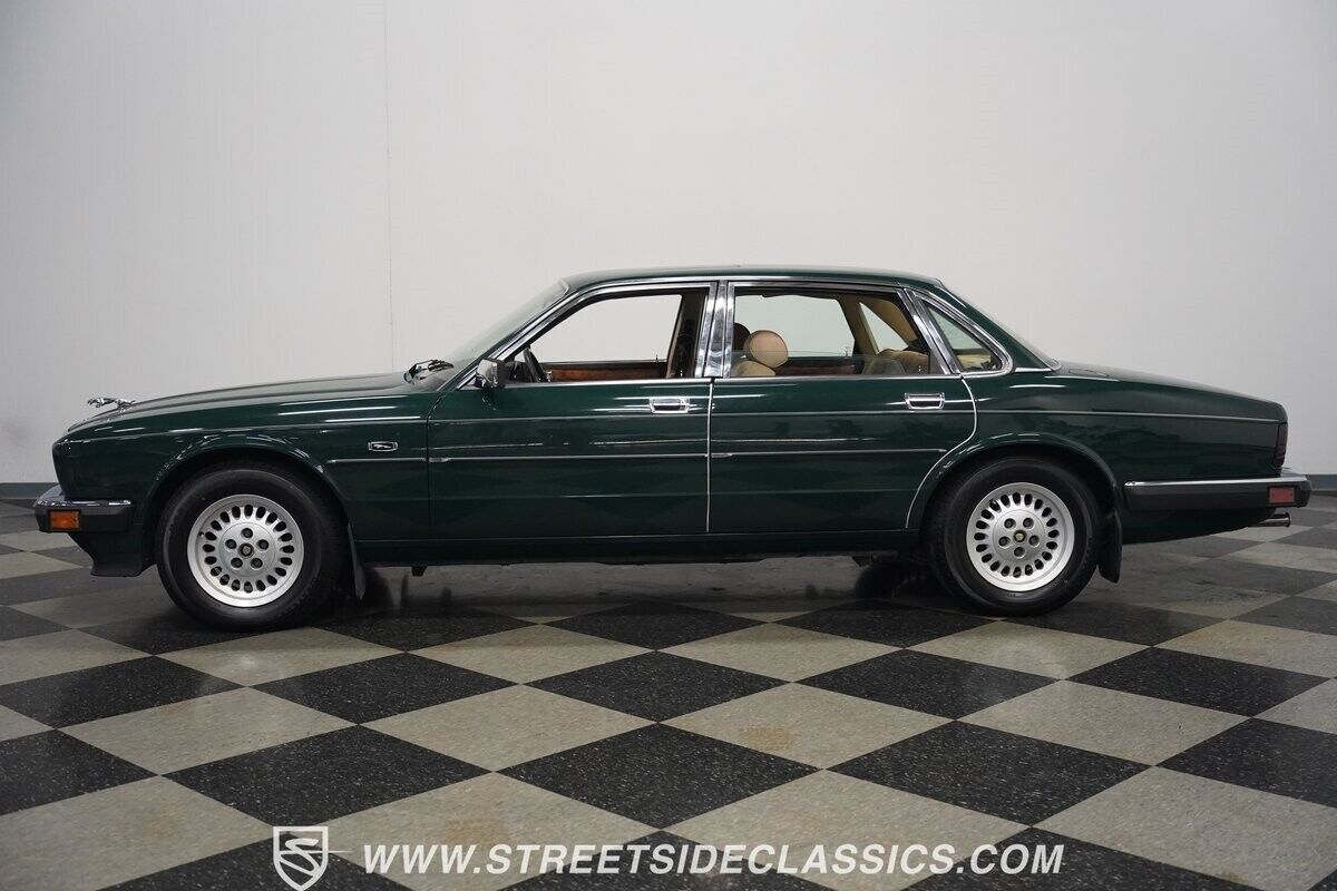1988 Jaguar XJ6 - photo 10