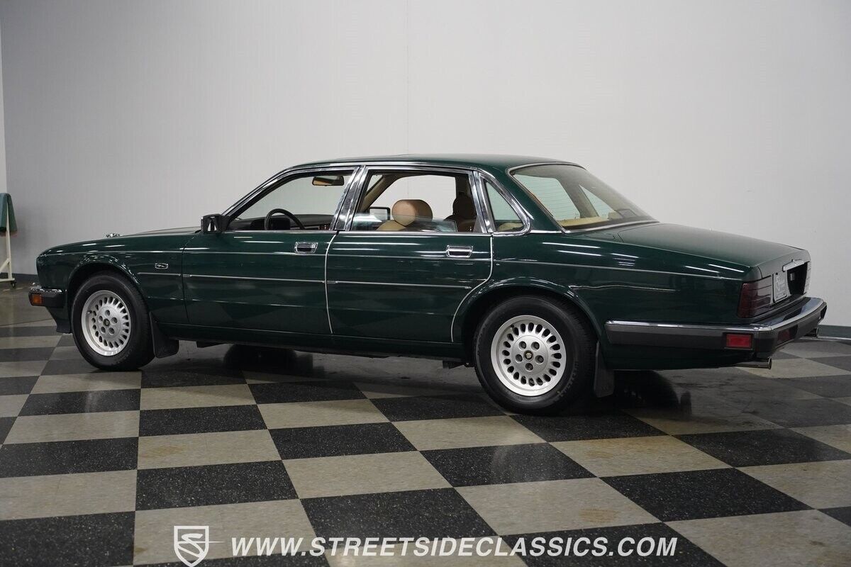 1988 Jaguar XJ6 - photo 11