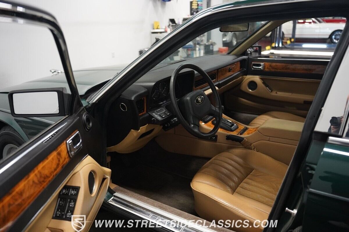 1988 Jaguar XJ6 - photo 5