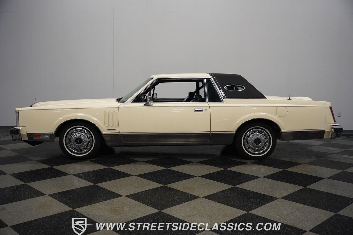 1982 Lincoln Mark Series - photo 3