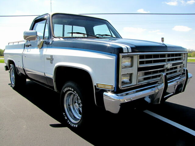 LOW RESERVE "ONE FAMILY OWNED" OLD SCHOOL RIDE "SWB" OVERDRIVE TRANS " WOW " !!! 1986 Chevrolet C-10 Silverado UNMOLESTED!!
