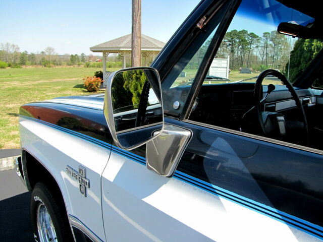 1986 Chevrolet C-10 Silverado UNMOLESTED!! - photo 11