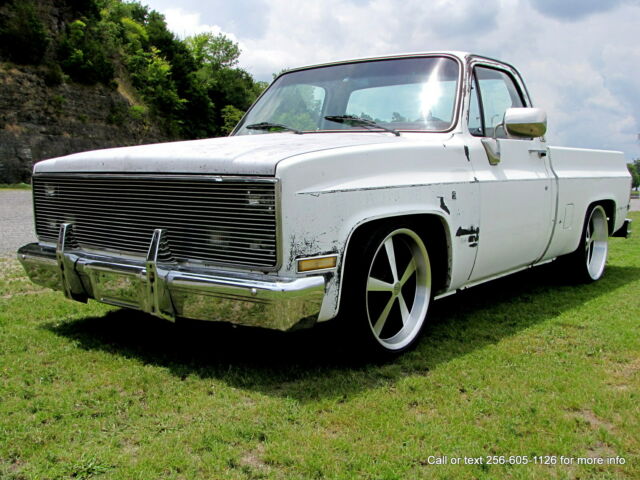 LOWERED CORRECTLY WITH C-NOTCH AIRBAG SHOCKS AND DROP SPINDLES*AMAZING TRUCK!! 1986 Chevrolet C-10 RUST FREE SOUTHERN TRUCK !! EXTRA SHARP!!!