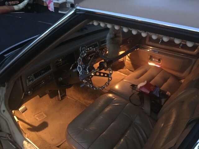 1976 Cadillac DeVille Base - photo 9