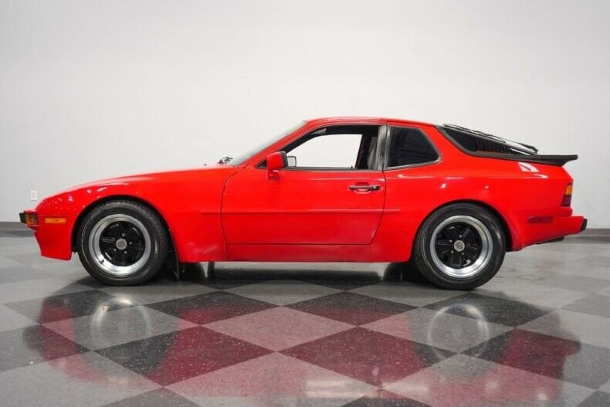 1985 Porsche 944 LS1 - photo 3