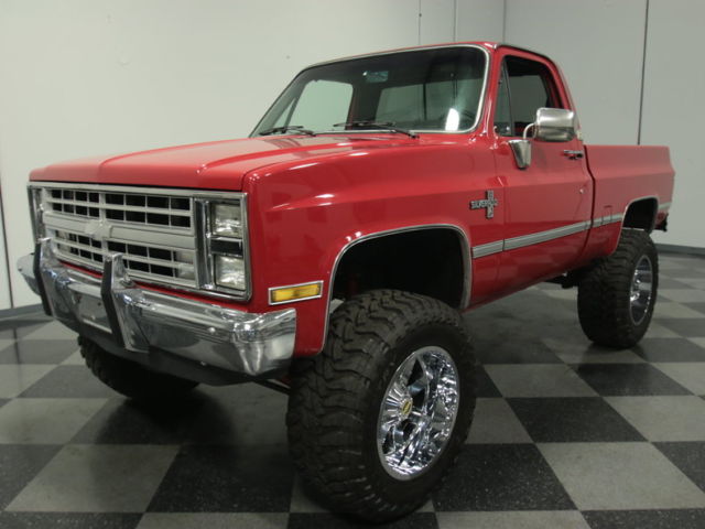 LS1 POWERED 4X4 BEAUTY, 4 BBL, AUTO, DUALS, LOTS OF OPTIONS & A/C, 20'S, LIFTED 1986 Chevrolet C-10 4X4