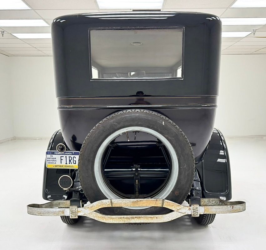 1922 Lincoln Model 117 Brunn Sedan - photo 4