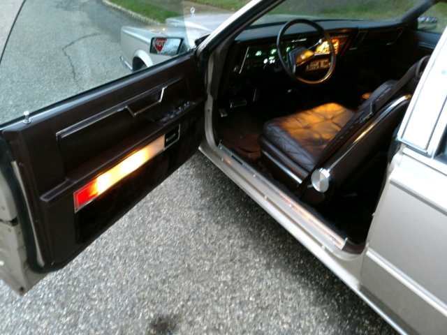 1981 Chrysler Imperial - photo 3
