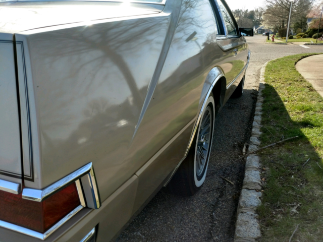 1981 Chrysler Imperial - photo 9