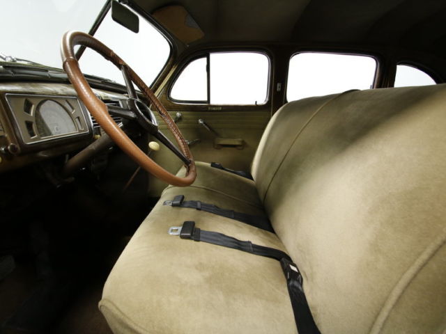1938 Buick Special 40 Series Trunkback Sedan - photo 4