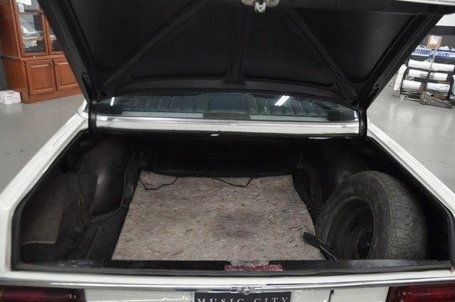 1974 Mercedes-Benz 200-Series - photo 12