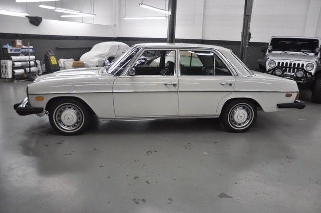 1974 Mercedes-Benz 200-Series - photo 5