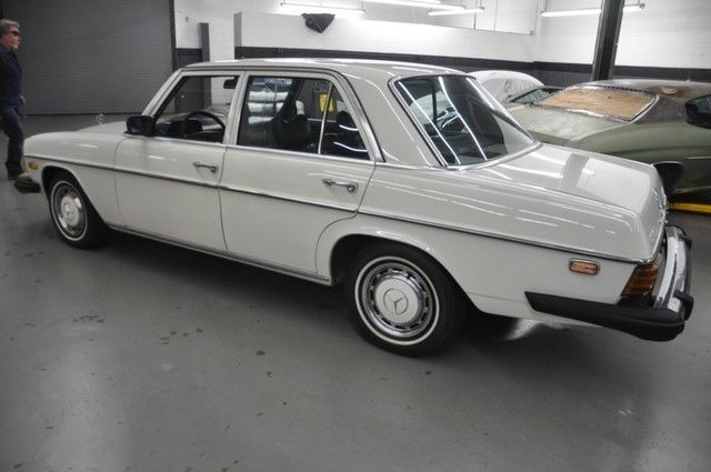 1974 Mercedes-Benz 200-Series - photo 7