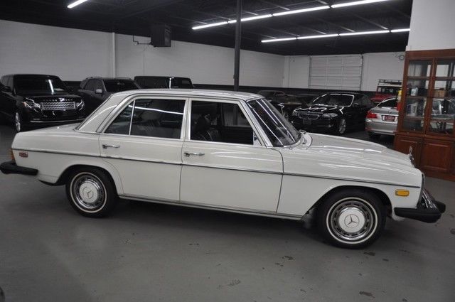 1974 Mercedes-Benz 200-Series - photo 9
