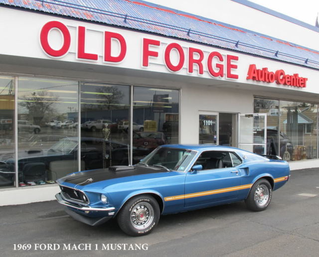 Mach 1 s code 390 v8 4 speed top loader 1969 Ford Mustang