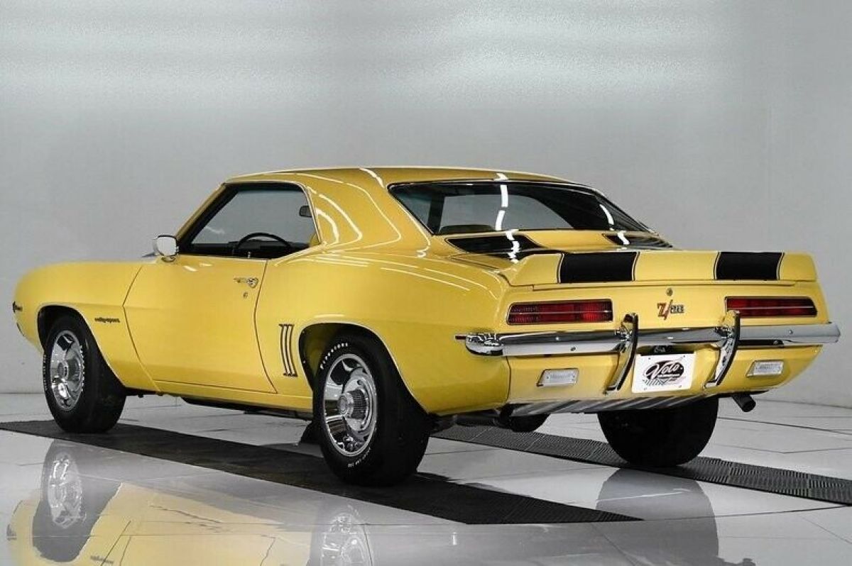1969 Chevrolet Camaro Z-28 RS - photo 3