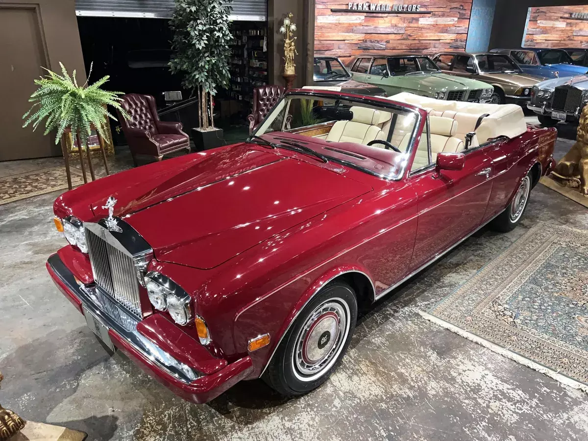 Magnificent Netflix featured Corniche IV. Simply the best! 1993 Rolls-Royce Corniche IV