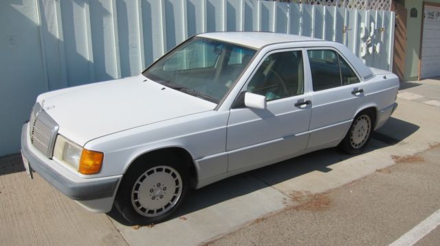 MAKE AN OFFER - White 1992 Mercedes-Benz 190E 2.6 Sedan 4-Door 2.6L tan interior 1992 Mercedes-Benz 190-Series