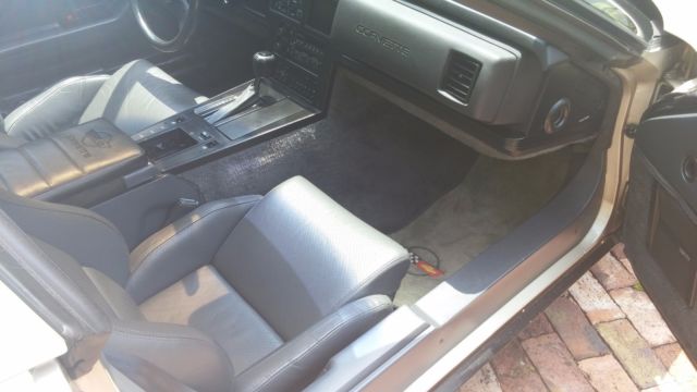 1986 Chevrolet Corvette Base Hatchback 2-Door - photo 8