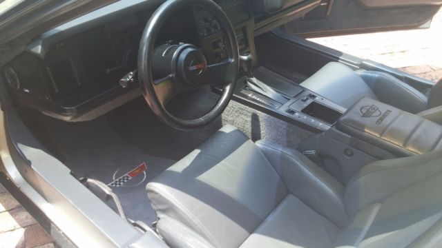 1986 Chevrolet Corvette Base Hatchback 2-Door - photo 9