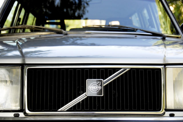 1986 Volvo 240 5 Speed - photo 2