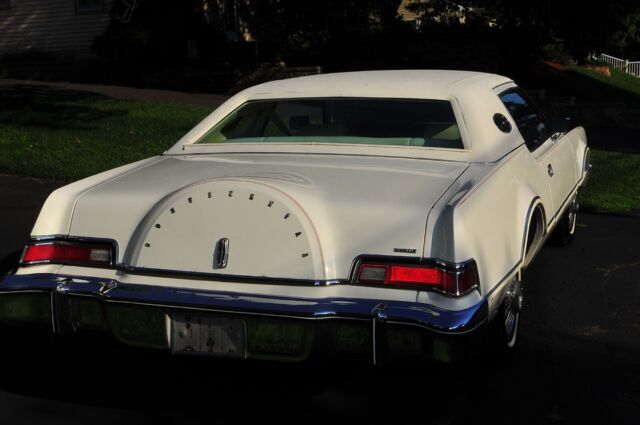 1975 Lincoln Continental - photo 3