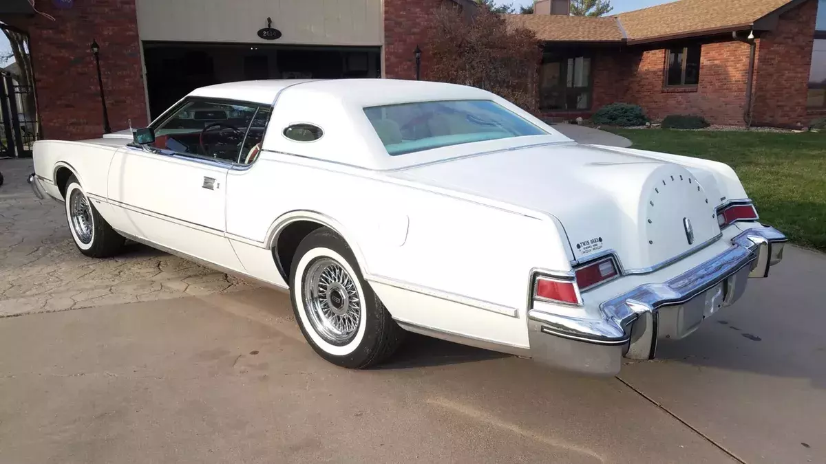 Mark IV Continental 1975 Lincoln Continental