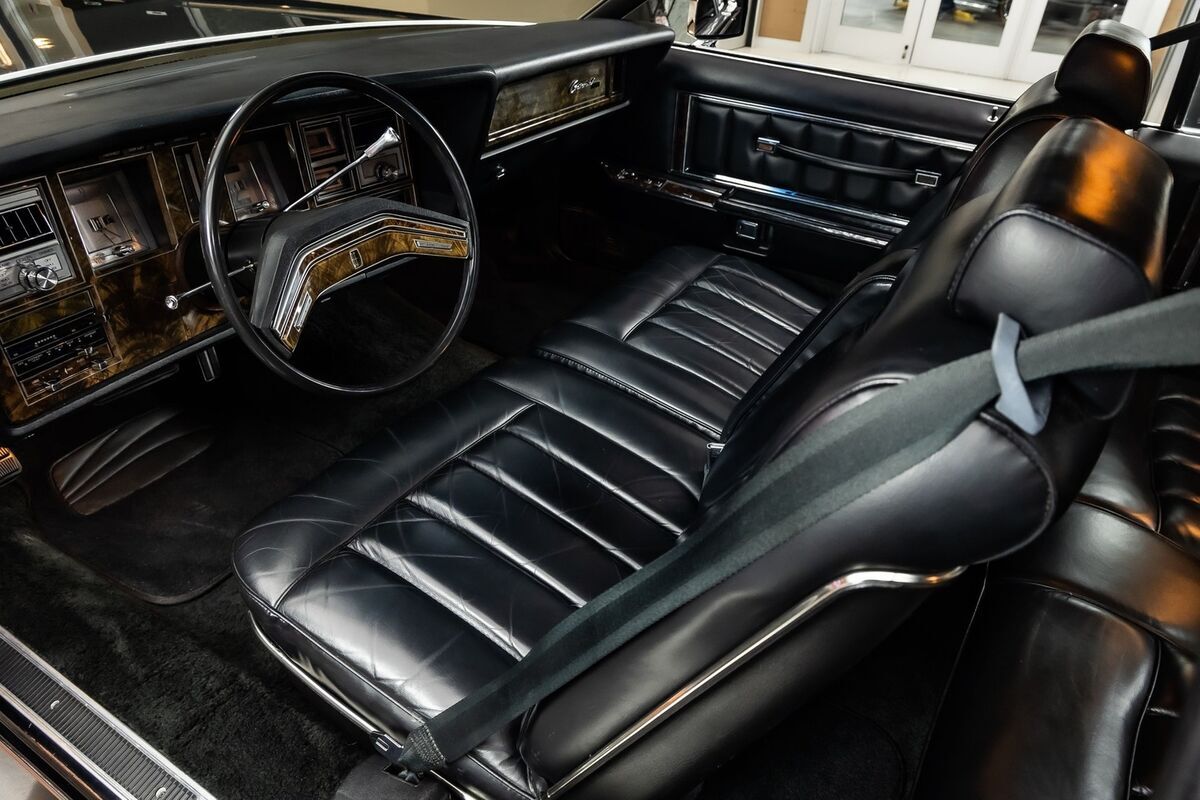 1979 Lincoln Continental Mark V - photo 3