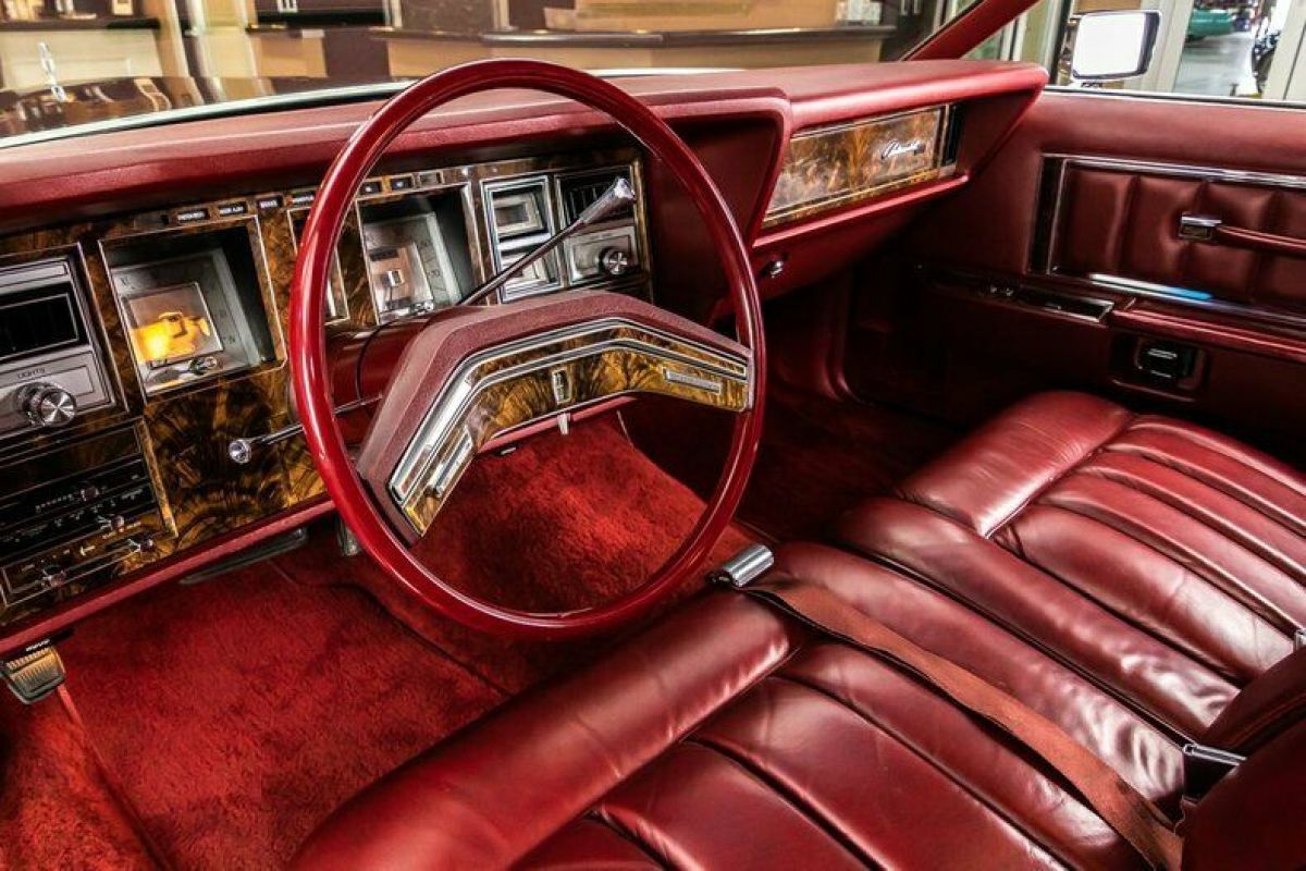1979 Lincoln Mark V - photo 2