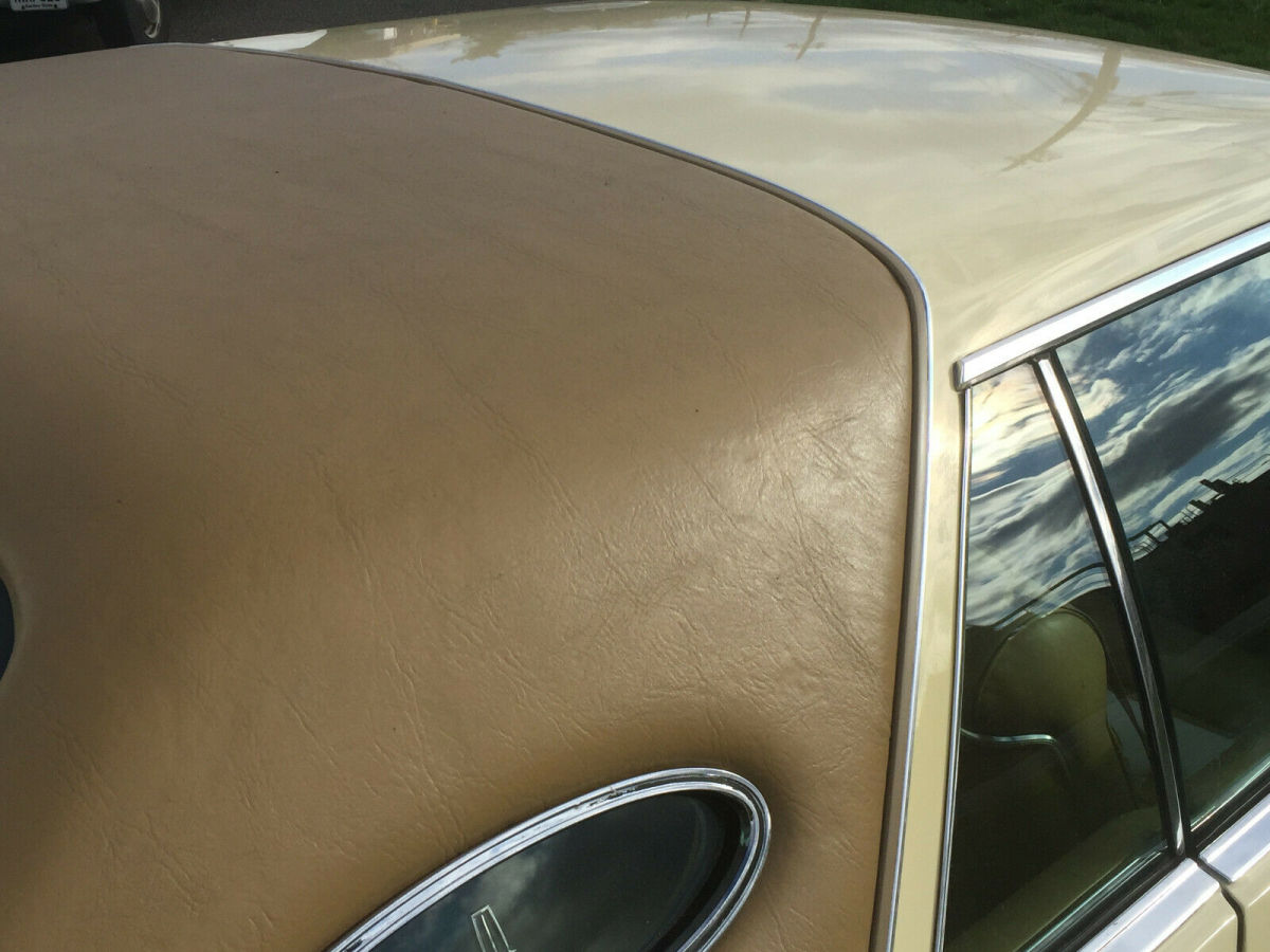 1977 Lincoln Continental - photo 12