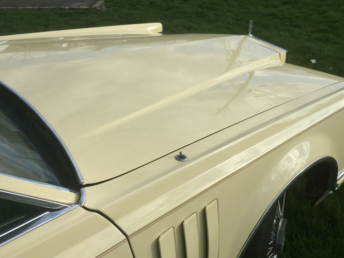 1977 Lincoln Continental - photo 13
