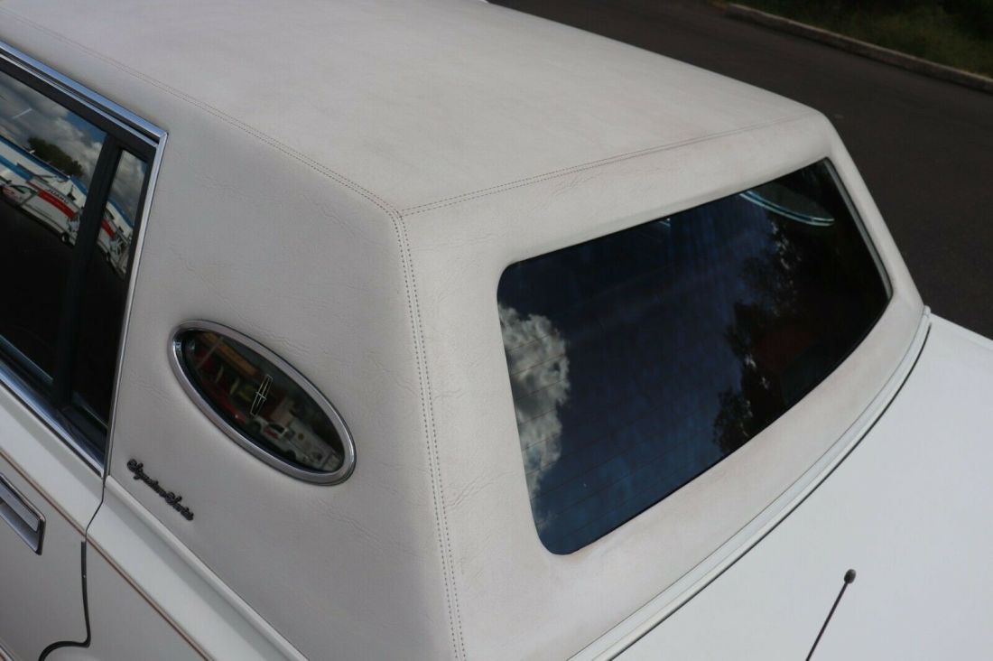 1983 Lincoln Continental - photo 12