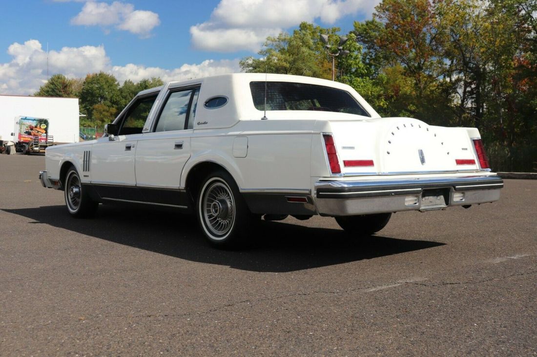 1983 Lincoln Continental - photo 8