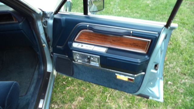 1982 Lincoln Mark Series base 4 door sedan - photo 7